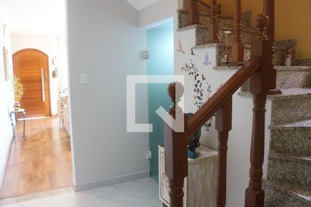 Casa à venda com 269m², 3 quartos e 7 vagasEscada