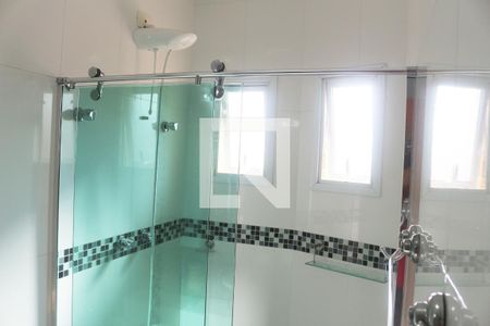 Casa à venda com 269m², 3 quartos e 7 vagasBanheiro da Suíte 1