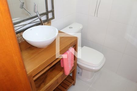 Casa à venda com 269m², 3 quartos e 7 vagasBanheiro da Suíte 2