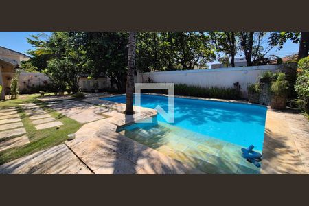 Casa de condomínio à venda com 550m², 4 quartos e 3 vagasÁrea externa