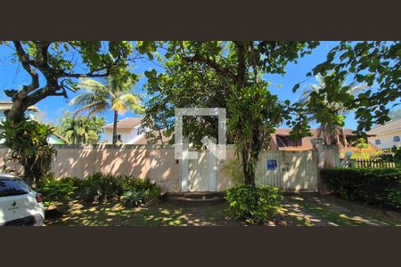 Casa de condomínio à venda com 550m², 4 quartos e 3 vagasFachada