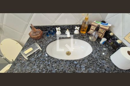 Casa de condomínio à venda com 550m², 4 quartos e 3 vagasBanheiro do quarto 1