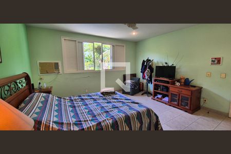 Casa de condomínio à venda com 550m², 4 quartos e 3 vagasQuarto 4