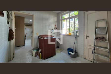 Casa de condomínio à venda com 550m², 4 quartos e 3 vagasÁrea de Serviço