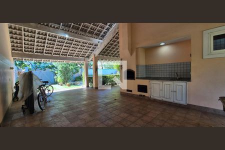 Casa de condomínio à venda com 550m², 4 quartos e 3 vagasVaranda gourmet