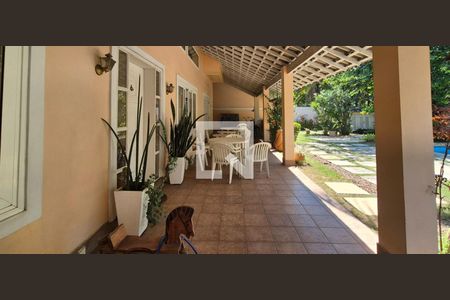 Casa de condomínio à venda com 550m², 4 quartos e 3 vagasVaranda