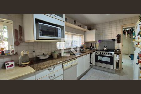 Casa de condomínio à venda com 550m², 4 quartos e 3 vagasCozinha