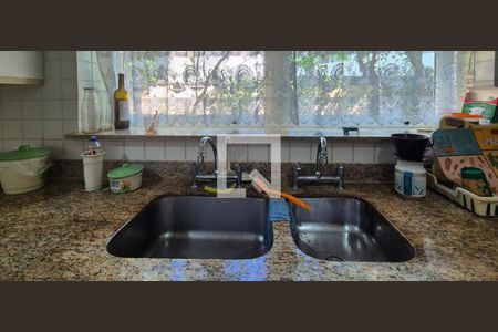 Casa de condomínio à venda com 550m², 4 quartos e 3 vagasCozinha