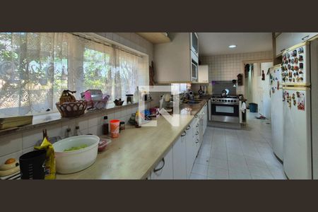 Casa de condomínio à venda com 550m², 4 quartos e 3 vagasCozinha