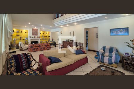 Sala de casa de condomínio à venda com 4 quartos, 550m² em Recreio dos Bandeirantes, Rio de Janeiro