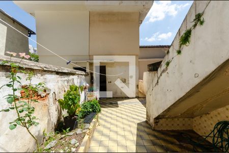 Casa à venda com 105m², 3 quartos e 2 vagas Casa à venda com 105m², 3 quartos e 2 vagasQuintal