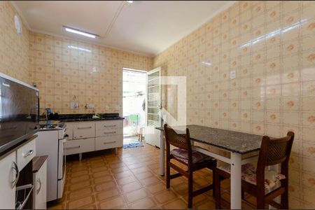 Casa à venda com 105m², 3 quartos e 2 vagas Casa à venda com 105m², 3 quartos e 2 vagasCozinha