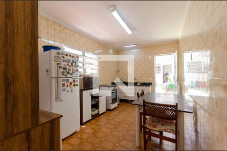 Casa à venda com 105m², 3 quartos e 2 vagas Casa à venda com 105m², 3 quartos e 2 vagasCozinha