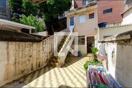 Casa à venda com 105m², 3 quartos e 2 vagas Casa à venda com 105m², 3 quartos e 2 vagasQuintal