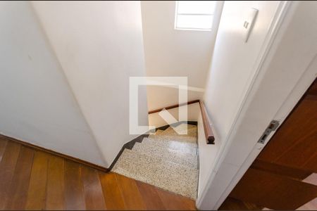 Corredor de casa à venda com 3 quartos, 105m² em Vila Palmeiras, São Paulo