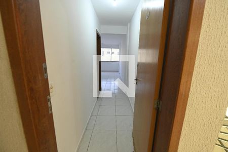 Corredor de apartamento para alugar com 3 quartos, 74m² em Jardim Santo Antônio, Aparecida de Goiânia