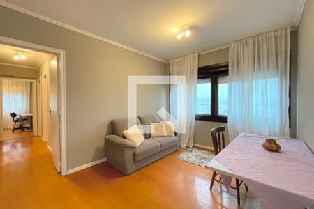 Sala de apartamento à venda com 3 quartos, 90m² em Santa Maria Goretti, Porto Alegre