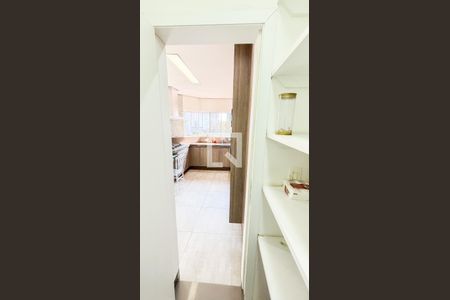 Casa à venda com 225m², 3 quartos e 5 vagas Casa à venda com 225m², 3 quartos e 5 vagasDispensa