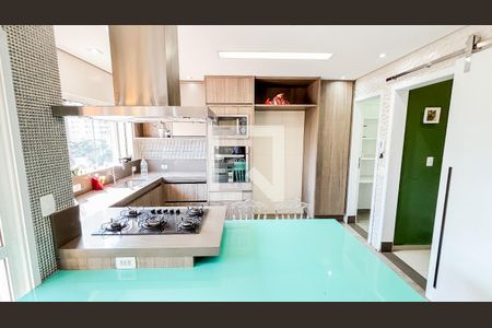 Casa à venda com 225m², 3 quartos e 5 vagas Casa à venda com 225m², 3 quartos e 5 vagasCozinha