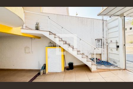 Casa à venda com 225m², 3 quartos e 5 vagas Casa à venda com 225m², 3 quartos e 5 vagasGaragem