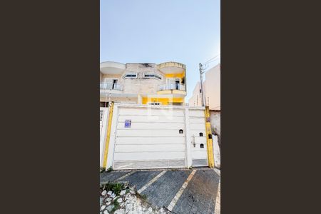 Casa à venda com 225m², 3 quartos e 5 vagas Casa à venda com 225m², 3 quartos e 5 vagasFachada