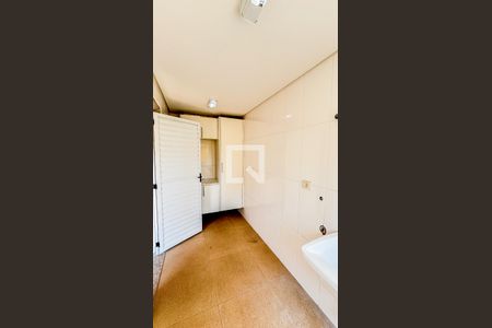 Casa à venda com 225m², 3 quartos e 5 vagas Casa à venda com 225m², 3 quartos e 5 vagasÁrea de Serviço