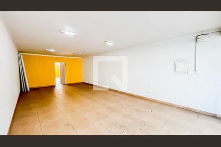 Casa à venda com 225m², 3 quartos e 5 vagas Casa à venda com 225m², 3 quartos e 5 vagasGaragem