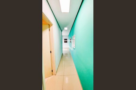 Casa à venda com 225m², 3 quartos e 5 vagas Casa à venda com 225m², 3 quartos e 5 vagasCorredor