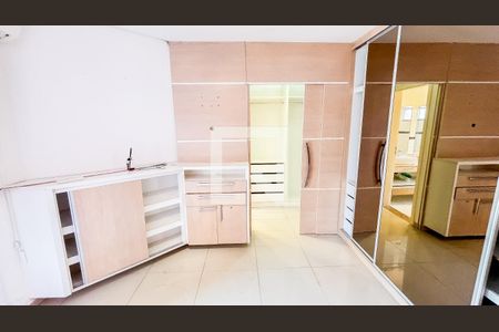 Casa à venda com 225m², 3 quartos e 5 vagas Casa à venda com 225m², 3 quartos e 5 vagasSuite 1