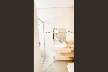 Casa à venda com 225m², 3 quartos e 5 vagas Casa à venda com 225m², 3 quartos e 5 vagasBanheiro da Suíte 3