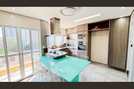 Casa à venda com 225m², 3 quartos e 5 vagas Casa à venda com 225m², 3 quartos e 5 vagasCozinha