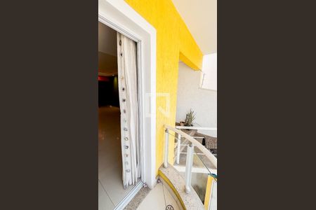 Casa à venda com 225m², 3 quartos e 5 vagas Casa à venda com 225m², 3 quartos e 5 vagasVaranda Sala - Sala de Jantar