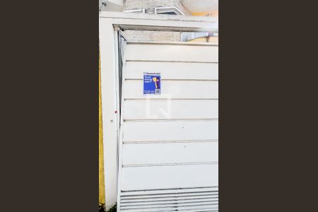 Casa à venda com 225m², 3 quartos e 5 vagas Casa à venda com 225m², 3 quartos e 5 vagasFachada