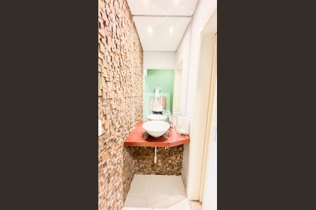 Casa à venda com 225m², 3 quartos e 5 vagas Casa à venda com 225m², 3 quartos e 5 vagasLavabo