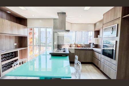 Casa à venda com 225m², 3 quartos e 5 vagas Casa à venda com 225m², 3 quartos e 5 vagasCozinha