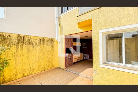 Casa à venda com 225m², 3 quartos e 5 vagas Casa à venda com 225m², 3 quartos e 5 vagasQuintal