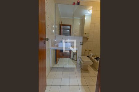 Casa à venda com 247m², 4 quartos e 4 vagas Casa à venda com 247m², 4 quartos e 4 vagasBanheiro da Suíte