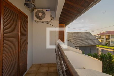Casa à venda com 247m², 4 quartos e 4 vagasSacada do Quarto 1