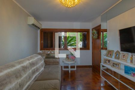 Sala de TV de casa à venda com 4 quartos, 247m² em São Luís, Canoas