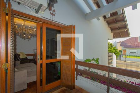 Casa à venda com 247m², 4 quartos e 4 vagasSacada da sala de tv 2