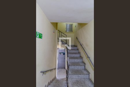 Área Comum - Escada de apartamento à venda com 1 quarto, 18m² em Vila Marieta, São Paulo