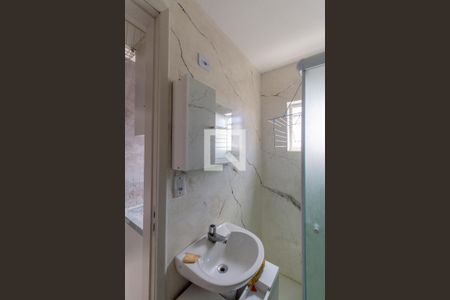 Banheiro de apartamento à venda com 1 quarto, 18m² em Vila Marieta, São Paulo