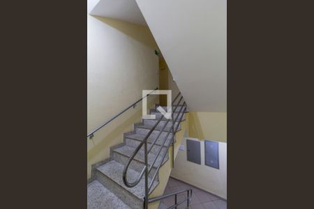 Área Comum - Escada de apartamento à venda com 1 quarto, 18m² em Vila Marieta, São Paulo