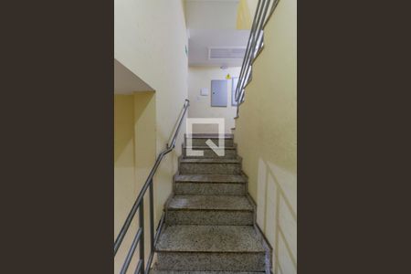 Apartamento à venda com 18m², 1 quarto e sem vaga Apartamento à venda com 18m², 1 quarto e sem vagaÁrea Comum - Escada