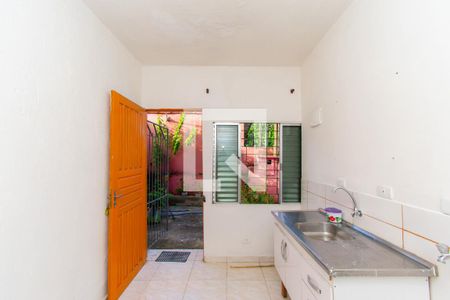 Cozinha de casa para alugar com 1 quarto, 40m² em Jardim Santa Adelia, São Paulo
