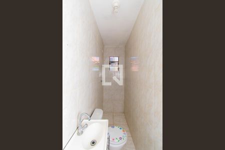 Banheiro de casa para alugar com 1 quarto, 40m² em Jardim Santa Adelia, São Paulo