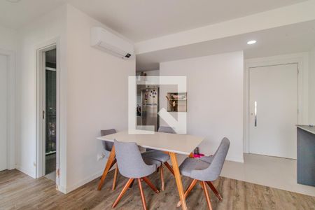 Sala de apartamento à venda com 2 quartos, 57m² em Santana, Porto Alegre