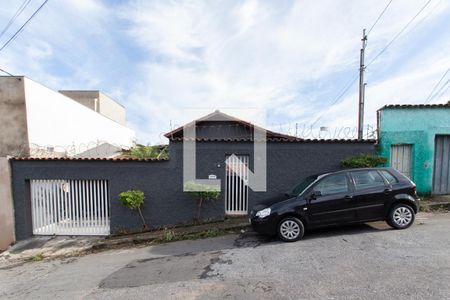 Casa para alugar com 360m², 3 quartos e 2 vagasFachada