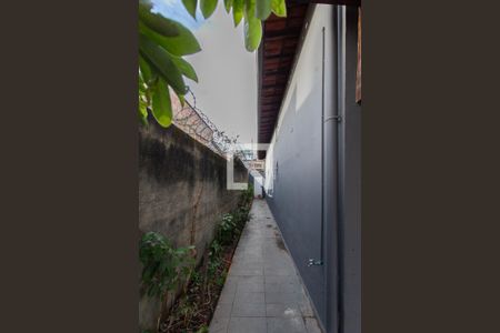 Casa para alugar com 360m², 3 quartos e 2 vagasCorredor Lateral