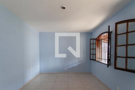 Sala 1 de casa para alugar com 3 quartos, 360m² em Pirajá, Belo Horizonte